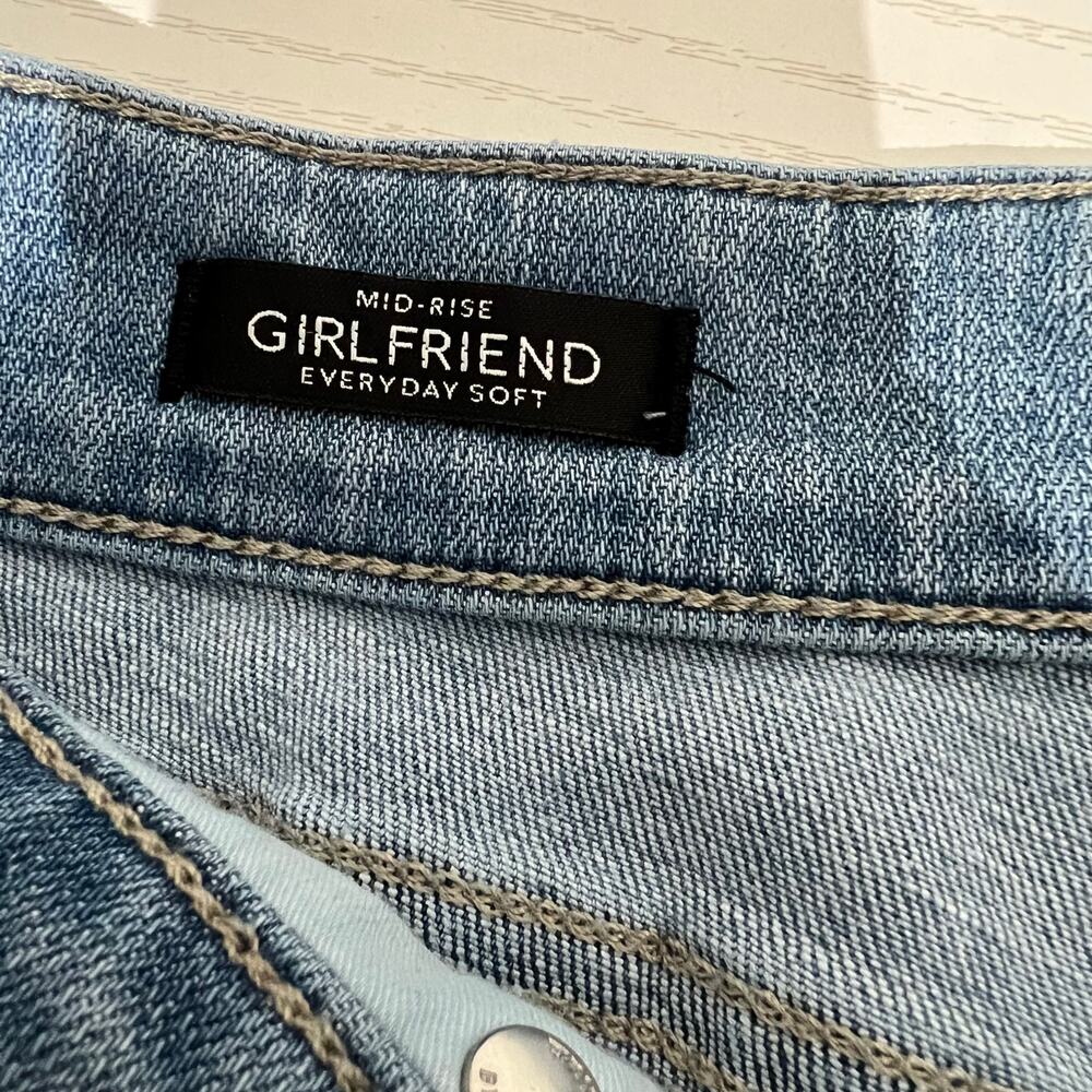 White House Black Market Mid Rise Girlfriend Everyday Soft Jeans | Womens Size 4 - Picture 8 of 15